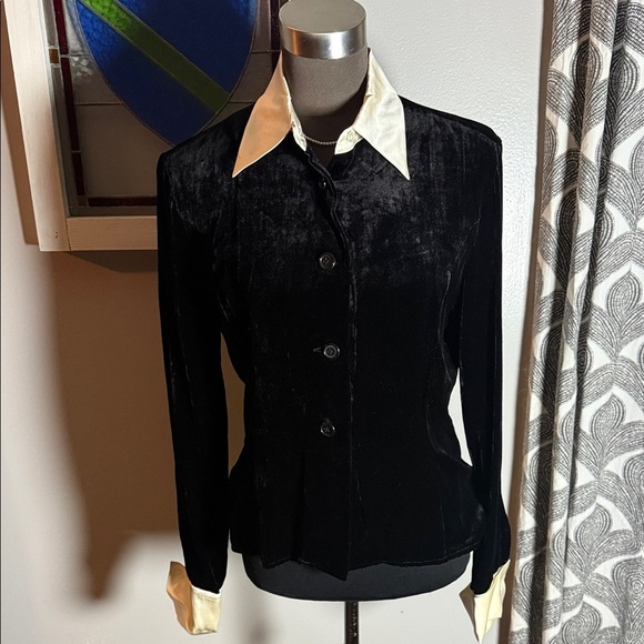Ralph Lauren Tops - Ralph Lauren Vintage Black Velvet Blouse with Ivory Silk Collar & Cuffs SZ 8